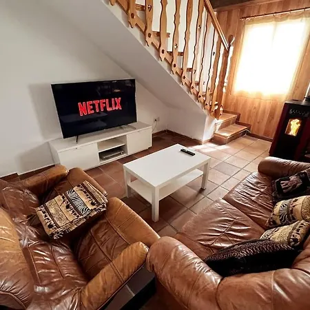 Apartamento, Ideal Grupos, Aparcamiento En La Puerta Y Con Impresionantes Vistas